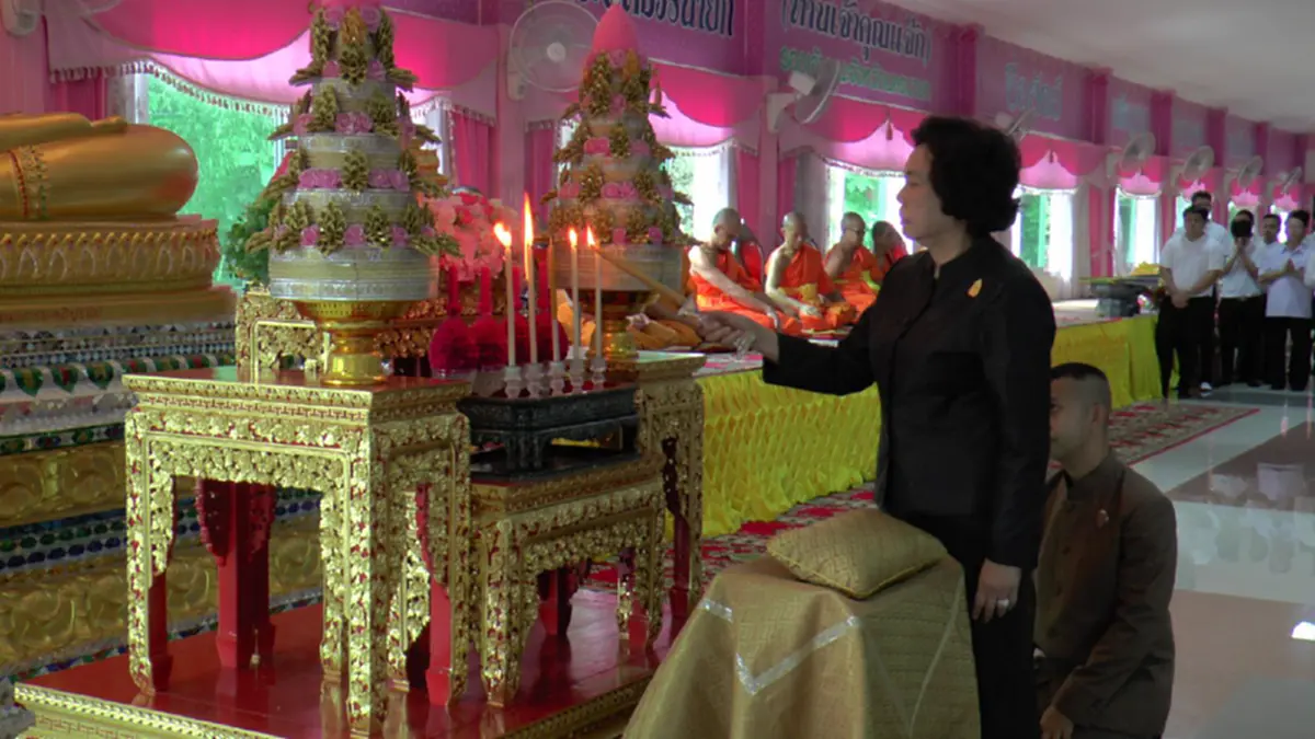 กรมส่งเสริมการปกครองท้องถิ่นและชมรมแม่บ้าน ร่วมกันเป็นประธานในพิธีทอดกฐินสามัคคีประจำปี 2560 ณ วัดเขาทุเรียน จ.นครนายก (คลิป)