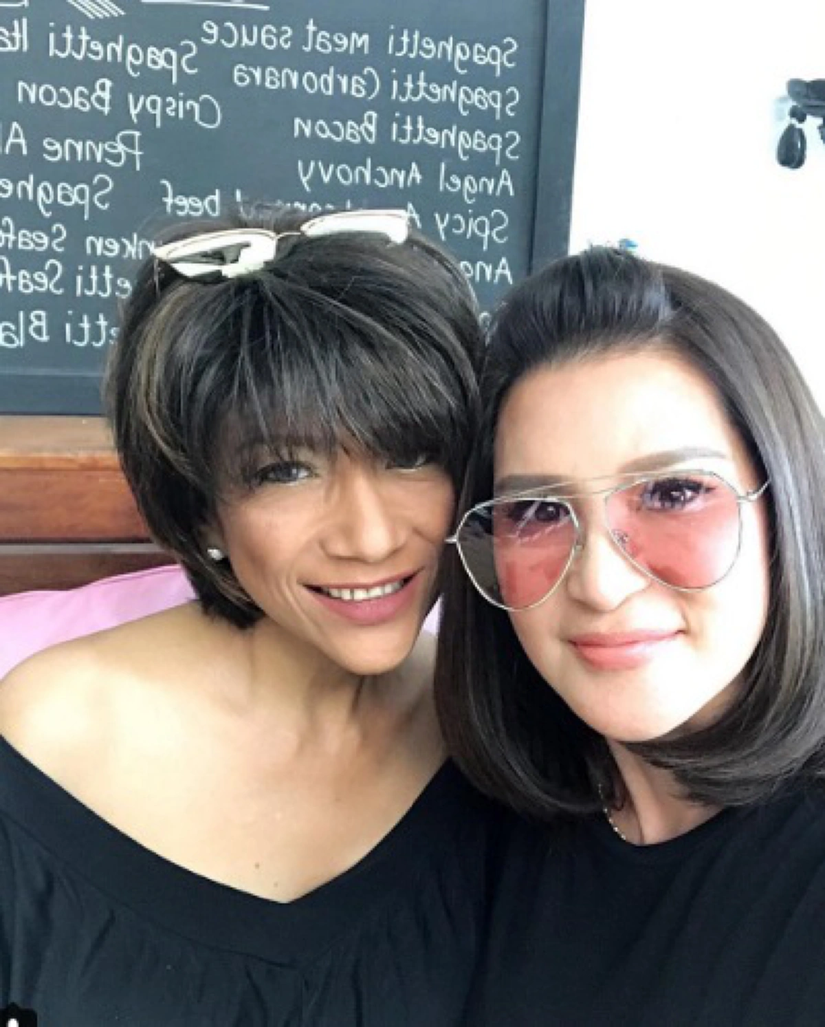 เหมือนตายแล้วเกิดใหม่ !!  ส่องภาพล่าสุด "แอน อังคณา"  ดาราสาวที่นอนป่วยมานาน และนี่คือภาพล่าสุดของเธอ หลังออกจากโรงพยาบาล !!