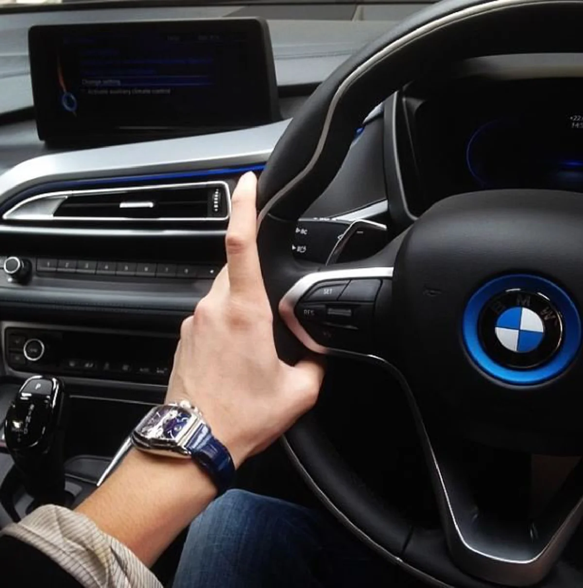 รวยจนอยากกราบ!! ส่องชีวิต "ไฮโซ จิมมี่ " ว่าที่แฟน  " พีค ภัทรศยา " สาวๆเห็นแล้วอิจฉาเบอร์ล้าน!! ดีกรีเขาไม่ธรรมดา!!?