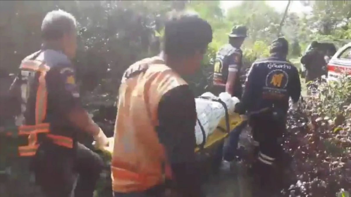 ชาวบ้านได้กลิ่นเหม็นเน่ามาจากบ่อ เดินไปดูแทบผงะ!! พบศพลอยอืดคาบ่อน้ำ โร่แจ้งจนท.มาตวจสอบด่วน!! (ดูคลิป)