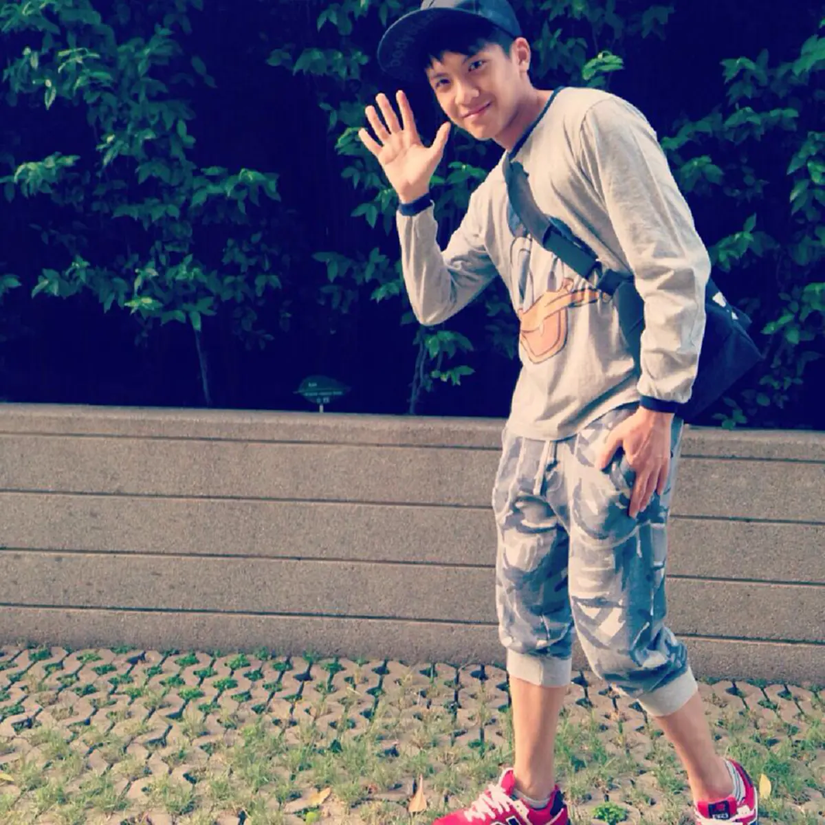 ไม่เคยลืมอาชีพเก่า ! หนุ่มคนนี้ แม้ตอนนี้ จะเป็นศิลปินดัง แต่ก็ไม่เคยลืมว่าเมื่อก่อน ทำอาชีพดูดส้วม และปัจจุบันก็ยังทำอยู่ !!!   (ชมภาพ)