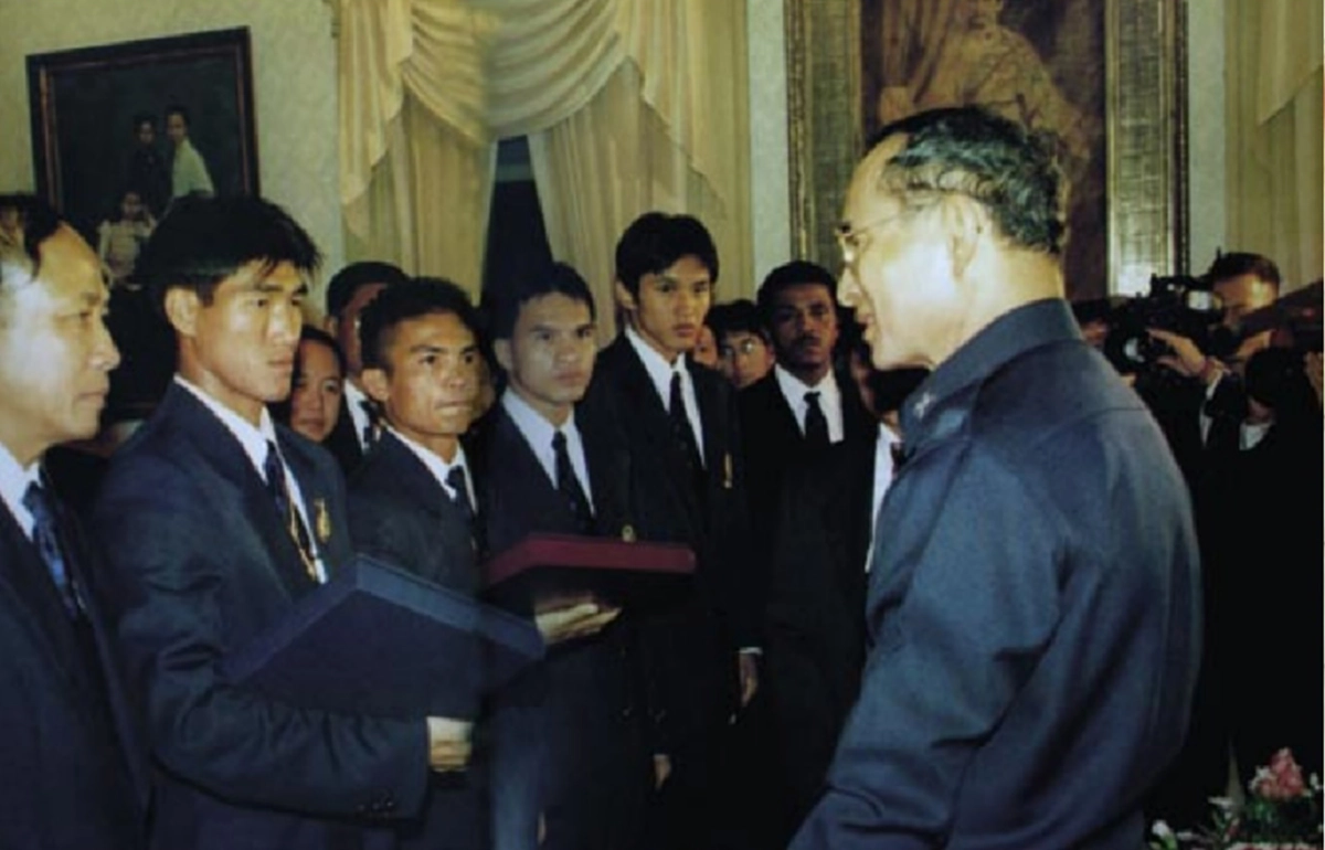  "สมรักษ์ คำสิงห์" เผยเรื่องราวความประทับใจ เมื่อครั้งได้เข้าเฝ้า "ในหลวง รัชกาลที่ 9" หลังคว้าเหรียญทองให้กับประเทศได้สำเร็จ