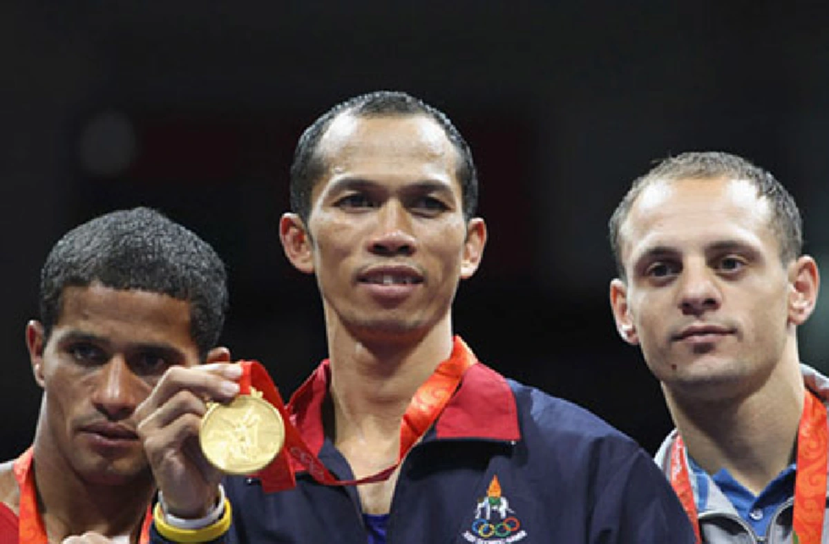 "สมจิตร จงจอหอ"   ย้อนวินาทีชกมวยโอลิมปิก  มีสายโทรมา บอกว่า "ในหลวง ร.9 ทรงฝากให้กำลังใจ และพระองค์ทอดพระเนตรผ่านทีวี "