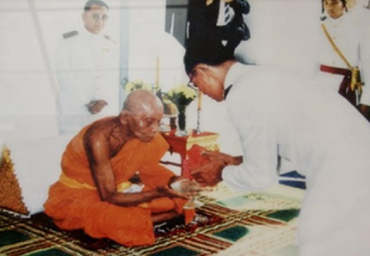 พระเจ้าแผ่นดินองค์นี้ทรงทศพิธราชธรรมบริบูรณ์ "พ่อท่านคล้าย"กล่าวถึง "ในหลวง ร.๙"เมื่อครั้งพระองค์ทรงพระกรุณานิมนต์..