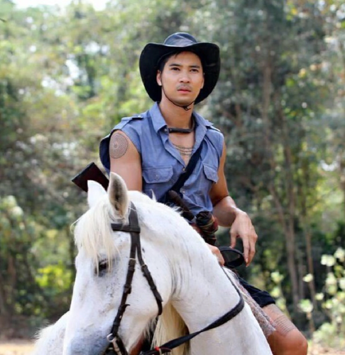 คนดูเป็นแสน !!! เมื่อ "ครูสลา คุณวุฒิ"  จับไมค์ร้องเพลงประกอบละคร  "นายฮ้อยทมิฬ"  ฟังแล้วขนลุก พลังเสียงกินขาดจริงๆ (คลิป)