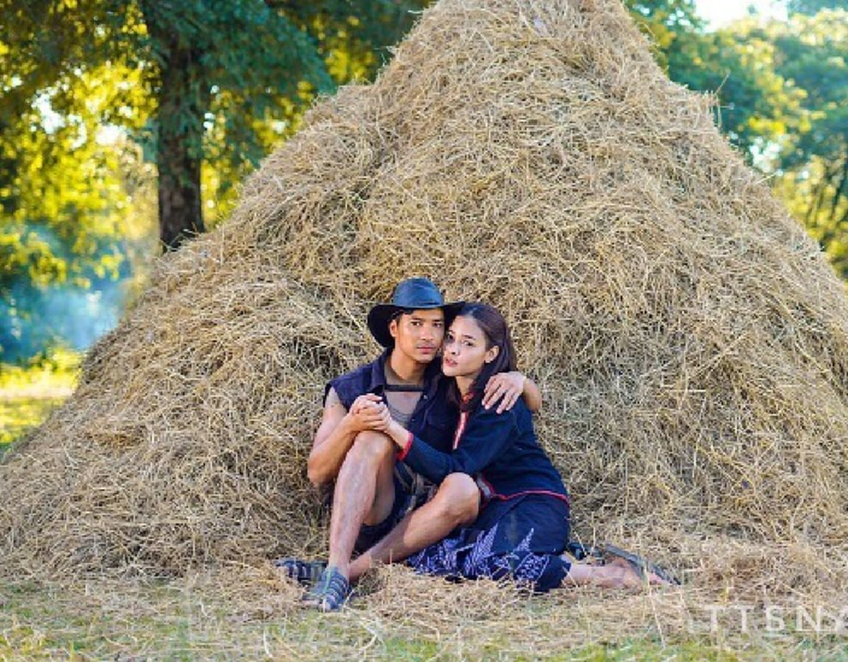 คนดูเป็นแสน !!! เมื่อ "ครูสลา คุณวุฒิ"  จับไมค์ร้องเพลงประกอบละคร  "นายฮ้อยทมิฬ"  ฟังแล้วขนลุก พลังเสียงกินขาดจริงๆ (คลิป)