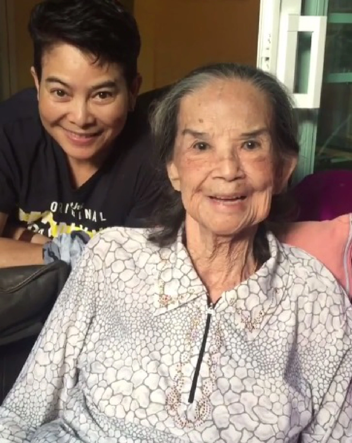 ร้างจอไปนาน !! ส่องชีวิต  "คุณยายมารศรี"  นักแสดงอาวุโสที่หายไปจากวงการ ปัจจุบันอายุเกือบ100ปี นี่คือภาพล่าสุดของเธอ