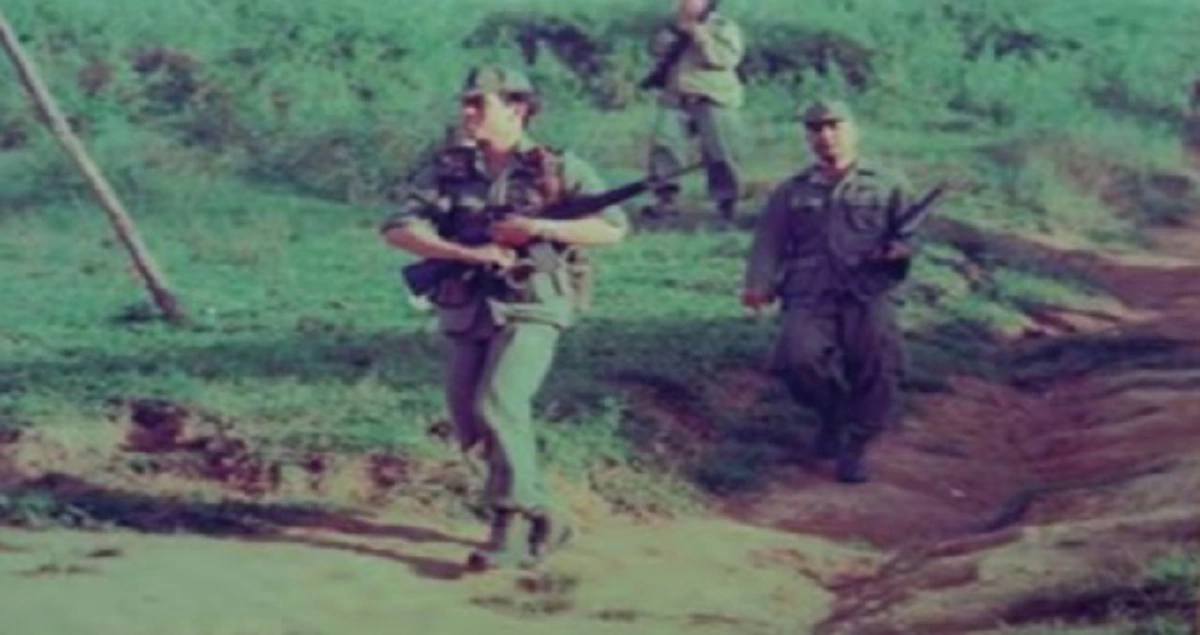 "กษัตริย์ยอดนักรบ" "พระเจ้าอยู่หัวรัชกาลที่ ๑๐" ทรงเคียงบ่าเคียงไหล่ทหารหาญ ป้องกันเขตแดนไทย