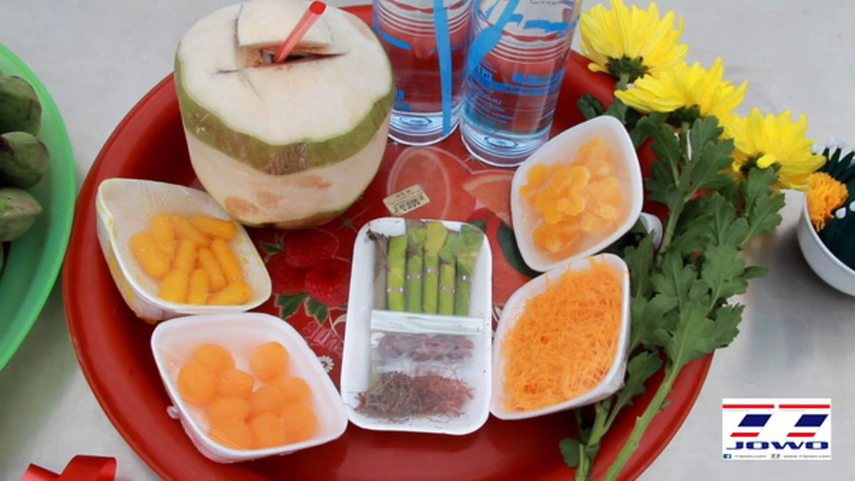 ฮือฮาไปทั้งตำบล!! รูปปั้นพระยาพิชัยดาบหัก มีน้ำตาไหลอาบแก้ม ชาวบ้านแห่นำเครื่องบายศรี ดอกไม้ธูปเทียน ไปสักการะบูชา