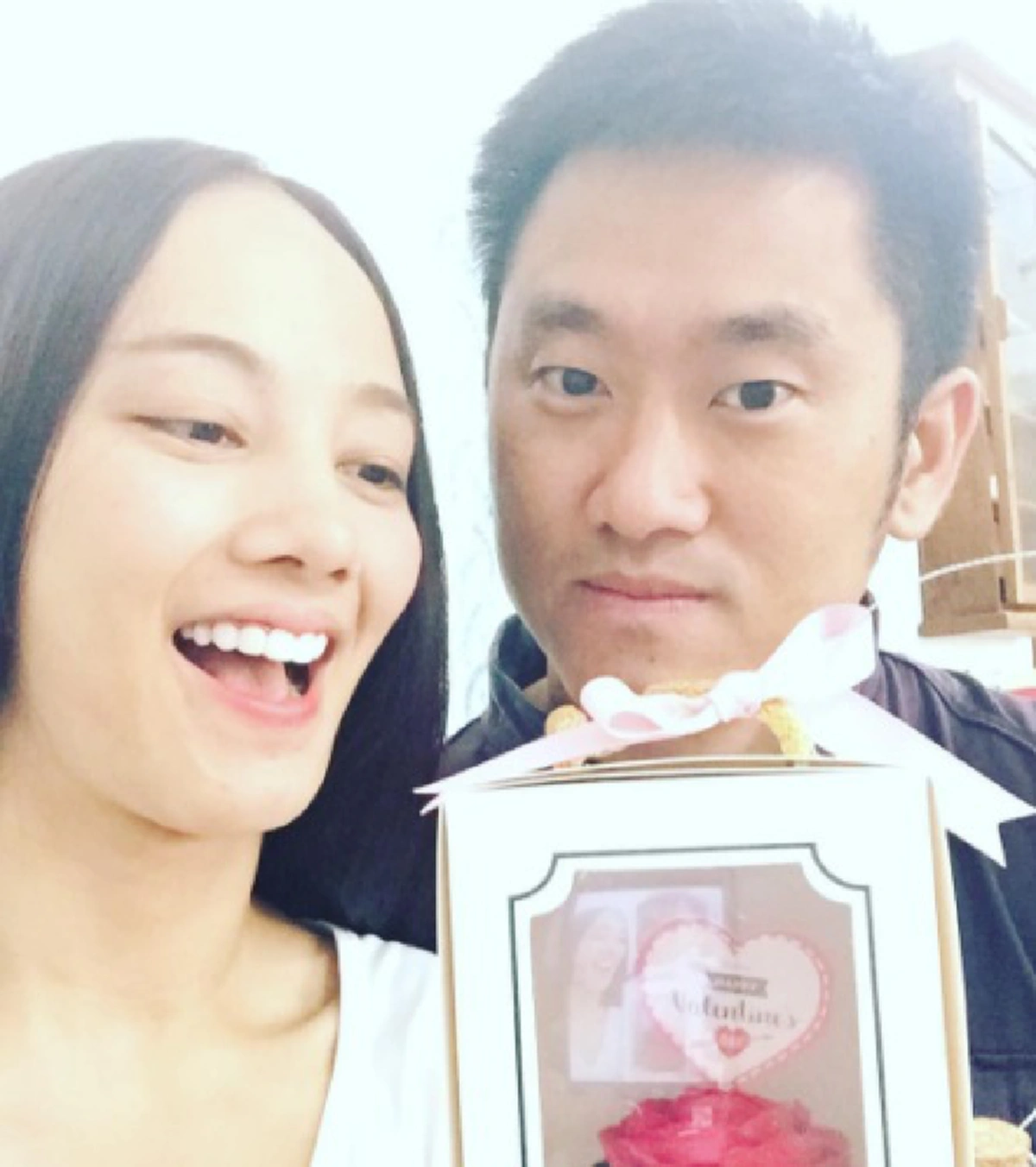 เมินเสียงสาปแช่ง !! "กุญแจซอล" โพสต์ภาพยิ้มร่ากับครอบครัว ในขณะที่คุณแม่ทุกข์ระทม หลั่งน้ำตาชะเง้อคอยลูกกลับบ้าน