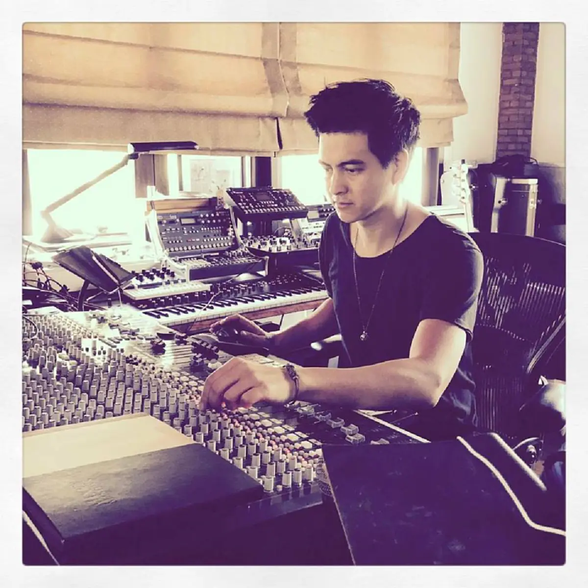 หายไปไร้วี่แวว!!  เปิดภาพ "เจ มณฑล" อดีตพระเอกดังที่หายไป  ปัจจุบันอายุเฉียด 40 นี่คือภาพล่าสุดของเขา !!!