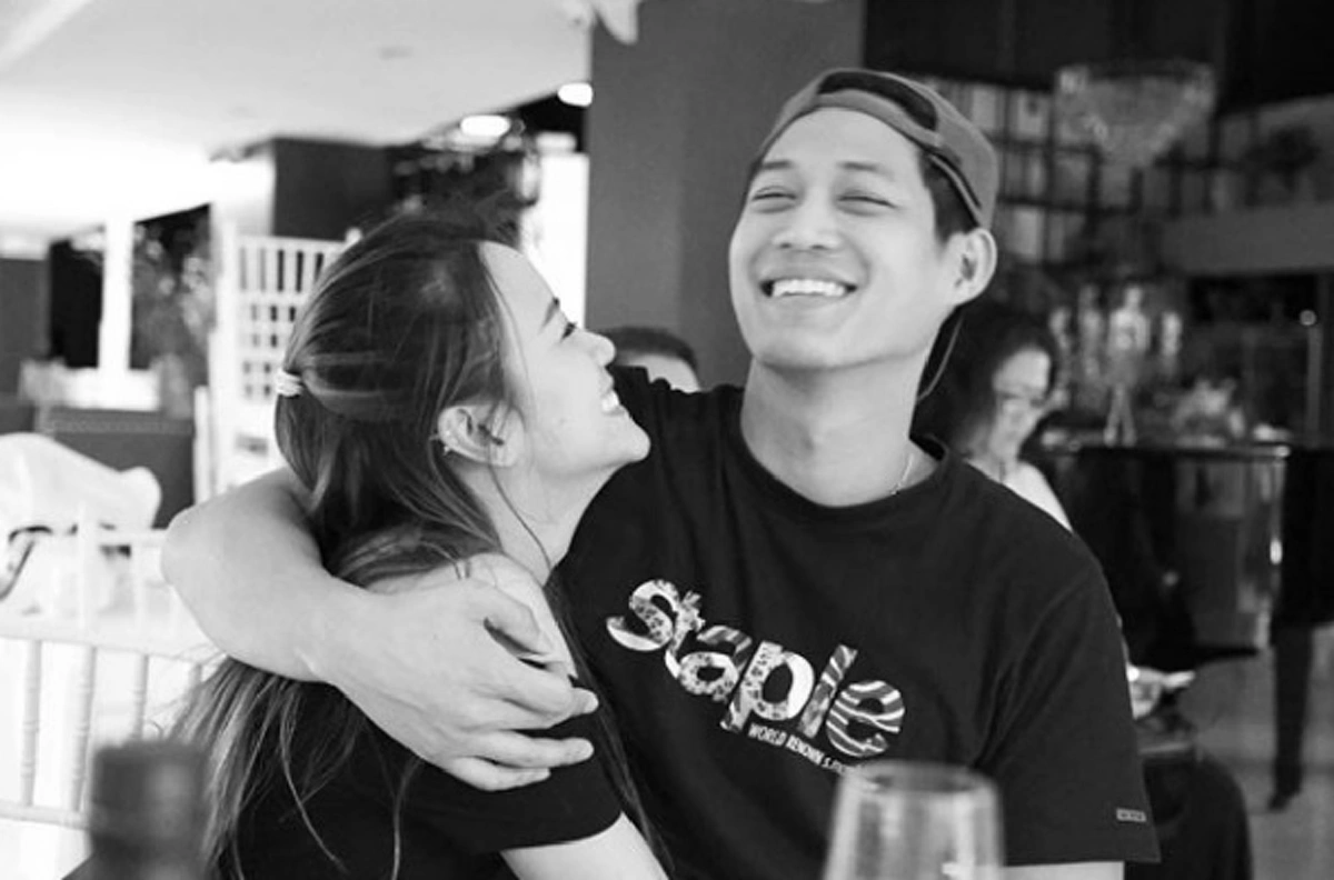 เฮลั่นทั้งประเทศ!! "ตู่ ภพธร" ขึ้นแท่นว่าที่คุณพ่อคนใหม่ ประกาศข่าวดีภรรยาสาวตั้งท้องลูกคนแรกแล้ว แฟนคลับร่วมยินดีกันเพียบ!!