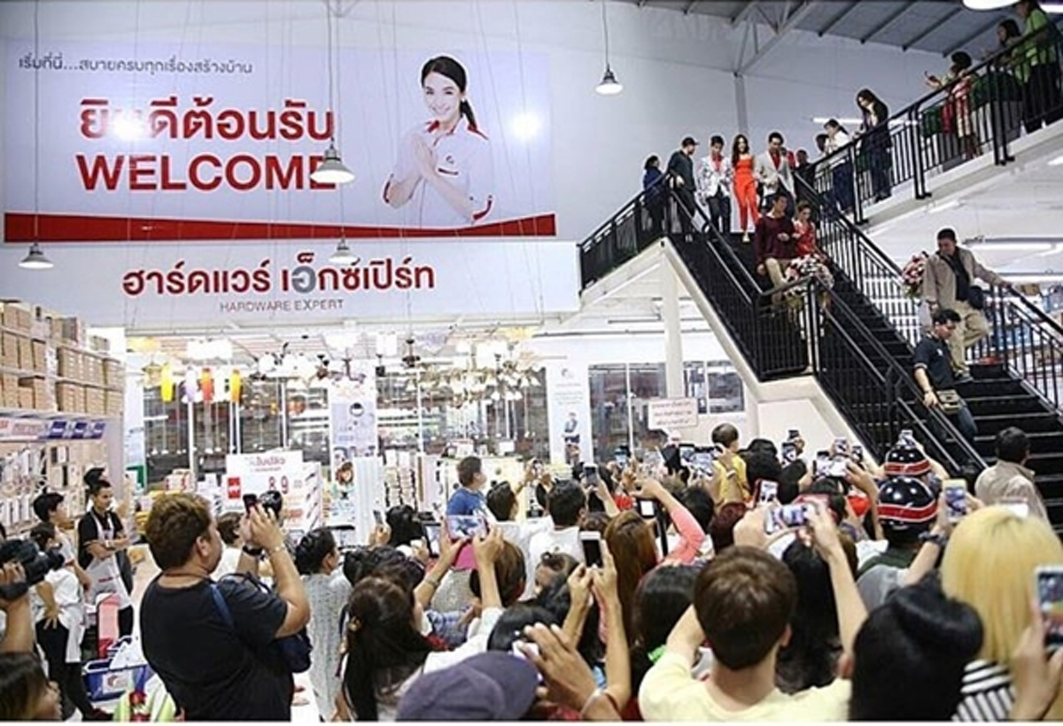 สมกับเป็นไฮโซภาคอีสาน !!! ส่องธุรกิจพันล้านของ "มิน พีชญา"  เห็นแล้วบอกเลยว่า สาวคนนี้ไม่ได้รวยเล่นๆ แต่รวยระดับเศรษฐี !!!