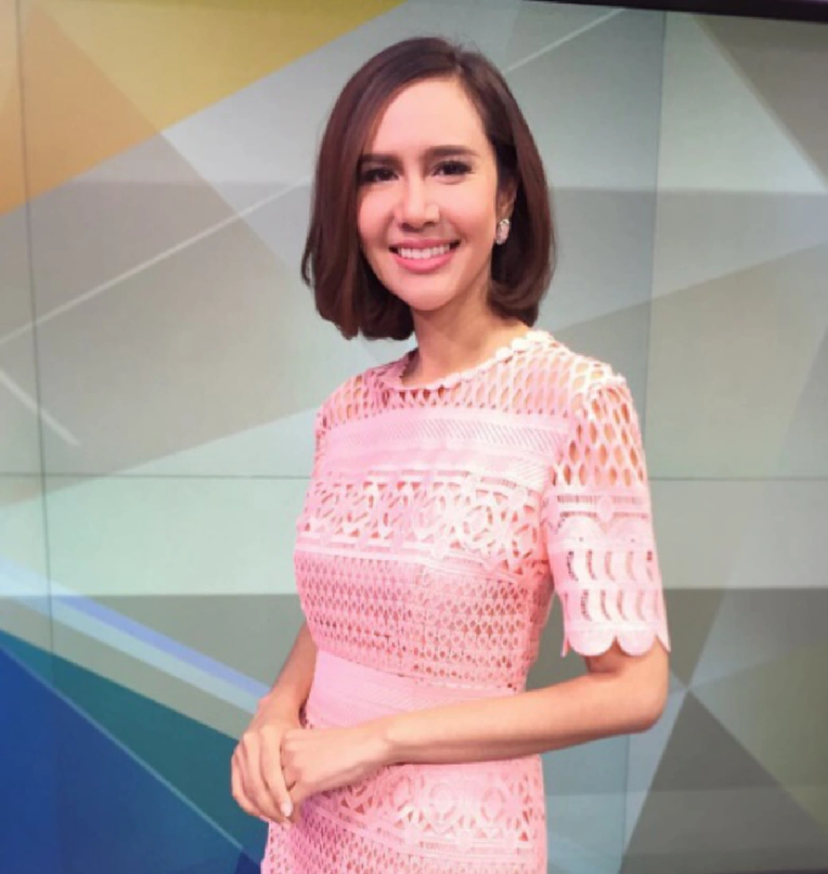 สมเป็นทายาทอดีตซุปตาร์ดัง ส่องชัดๆ  "น้องขวัญ" ลูกสาวแท้ๆ   "สรพงษ์ ชาตรี" กับ " โย ทัศน์วรรณ"  บอกเลยลูกไม้หล่นไม่ไกลต้นจริงๆ
