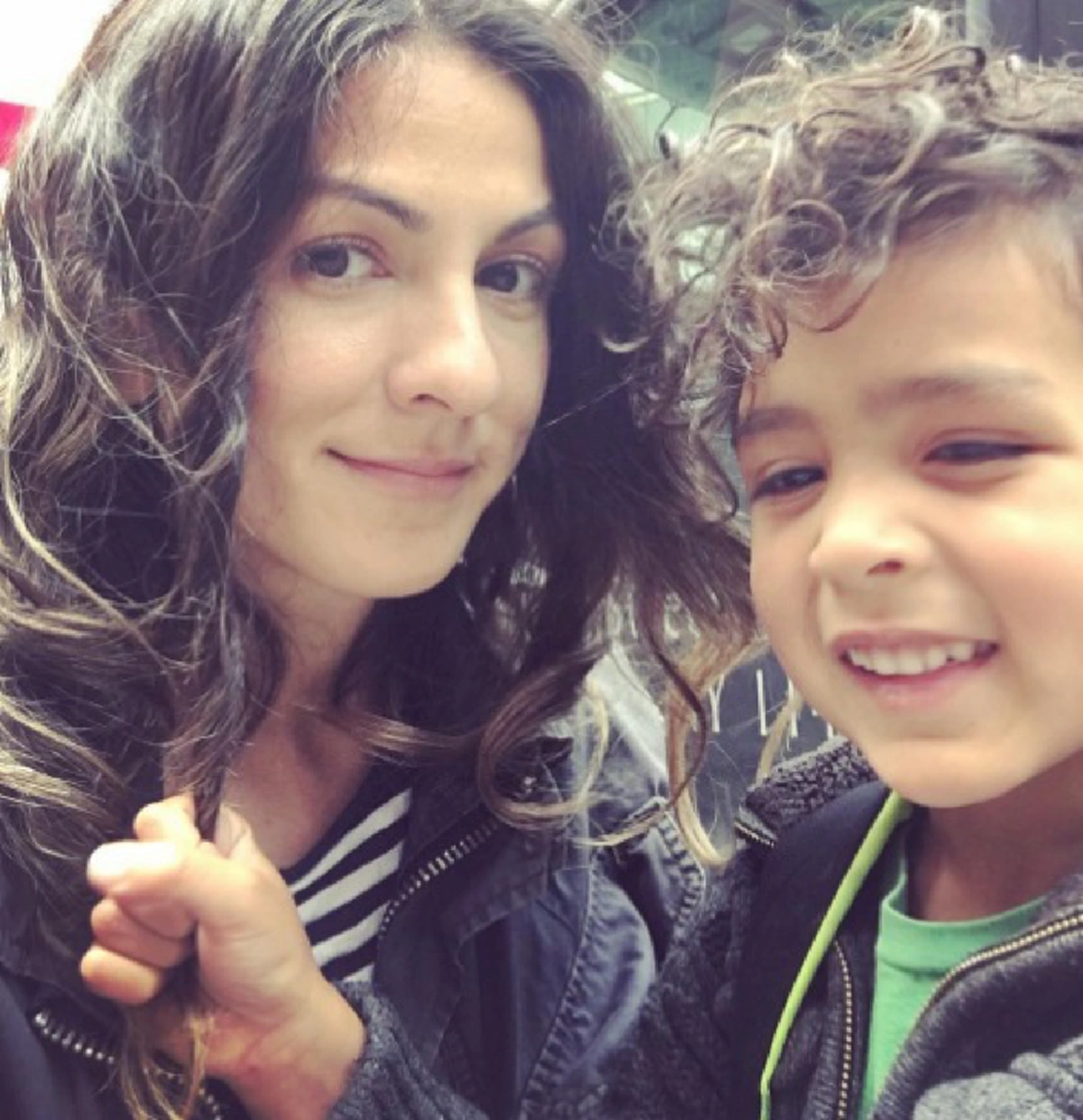 หายไป10 กว่าปี  !!  ส่องภาพ "ราโมน่า ซาโนลารี่" อดีตนางเอกดังที่หายไป และนี่คือภาพล่าสุดของเธอ ในวัยเกือบ40 ปี!