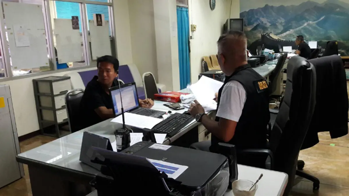 ทำตัวเหมือนรวย..!? หนุ่มวัย 43 มาติดต่อซื้อรถ นัดคุยกับเซลล์สาว ก่อนออกอุบายยืมมือถือ แล้วเดินหายวาปไปกับตา..!!