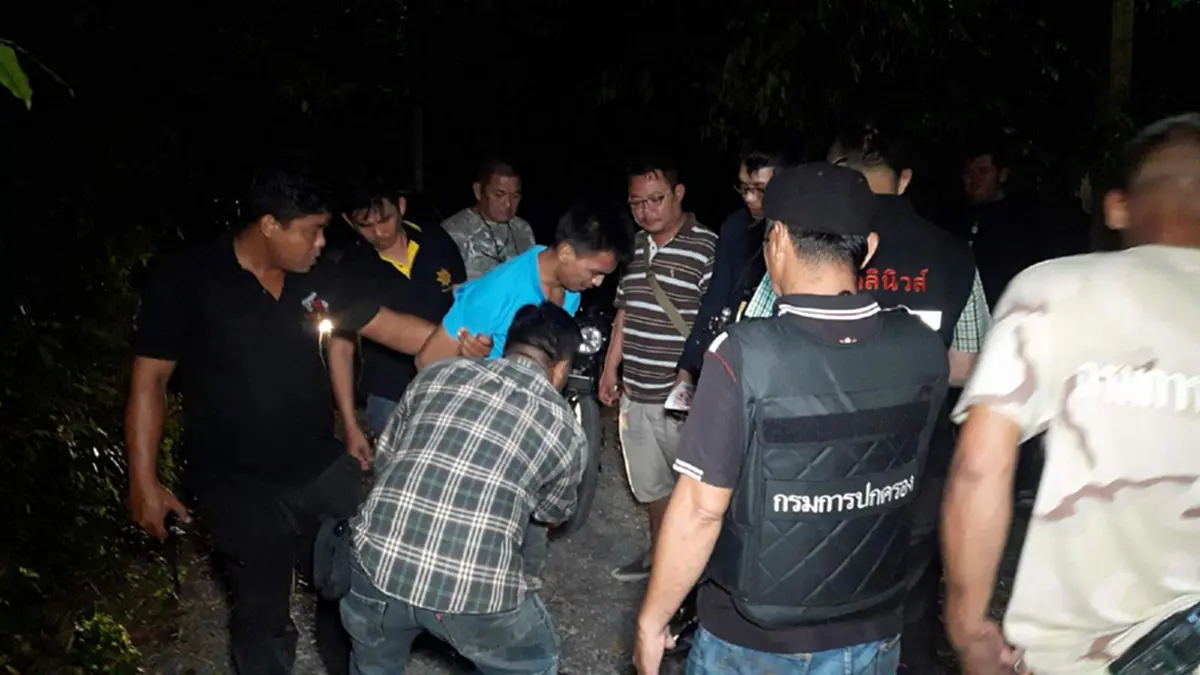 ดูกันชัดๆ..!? เปิดคลิประทึก จนท.บุกรังเข้ารวบ 2 เอเย่นค้ายารายใหญ่..!! (ภาพเหตุการณ์)