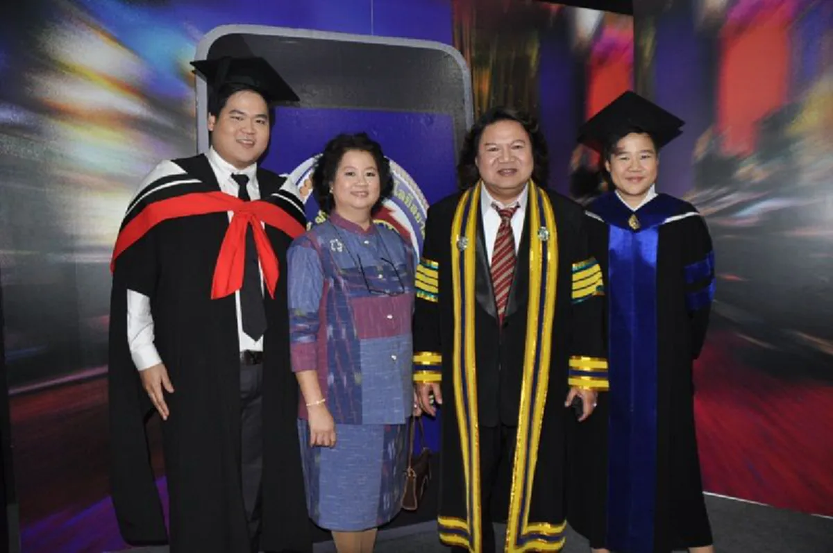 ฟ้าดินลิขิตมาแล้ว !!! ผู้หญิงคนนี้แหละ คือบุคคลที่เปลี่ยน "อ.ยิ่งศักดิ์"  จากสาวกลายเป็นแมน จนเป็นหัวหน้าครอบครัว