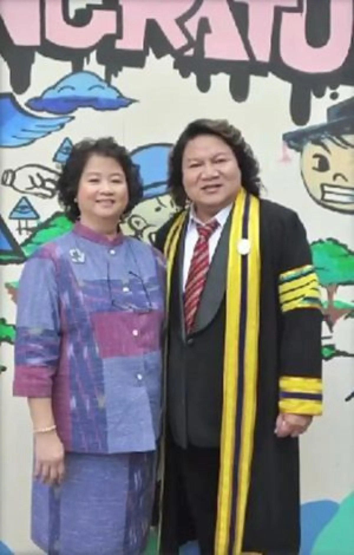 ฟ้าดินลิขิตมาแล้ว !!! ผู้หญิงคนนี้แหละ คือบุคคลที่เปลี่ยน "อ.ยิ่งศักดิ์"  จากสาวกลายเป็นแมน จนเป็นหัวหน้าครอบครัว