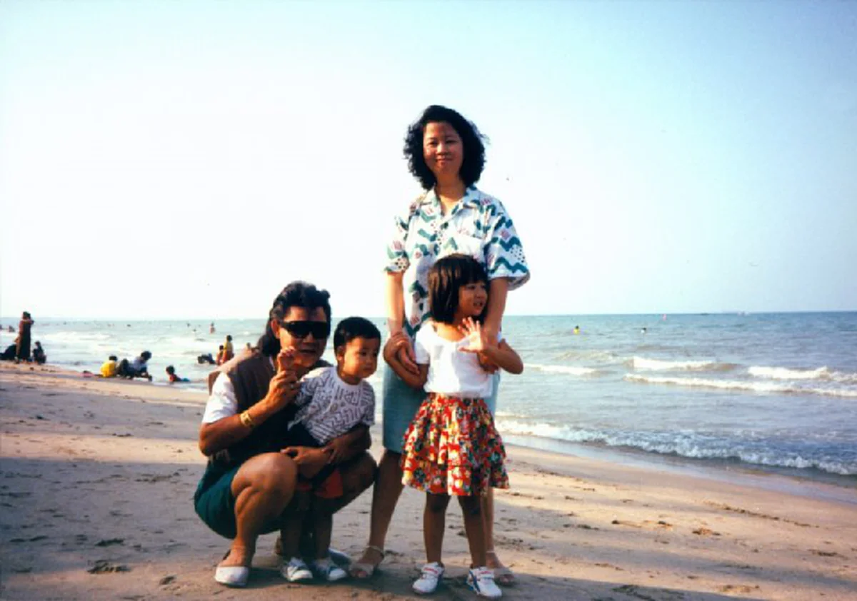 ฟ้าดินลิขิตมาแล้ว !!! ผู้หญิงคนนี้แหละ คือบุคคลที่เปลี่ยน "อ.ยิ่งศักดิ์"  จากสาวกลายเป็นแมน จนเป็นหัวหน้าครอบครัว