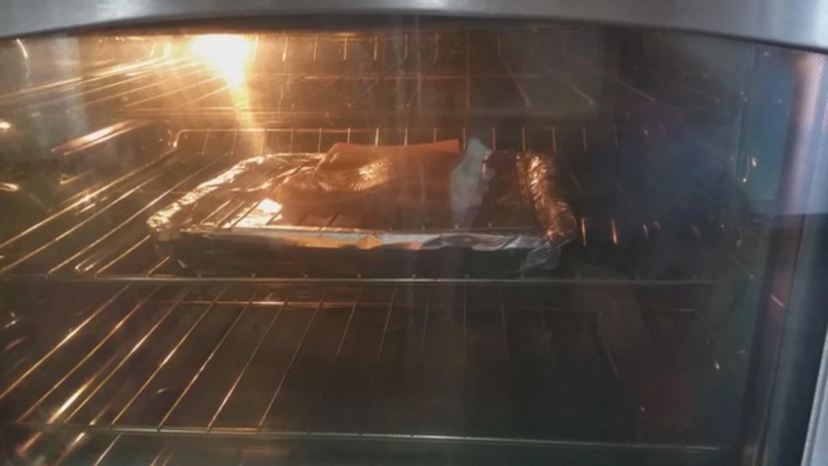 อบหมูกรอบในเตาอบ