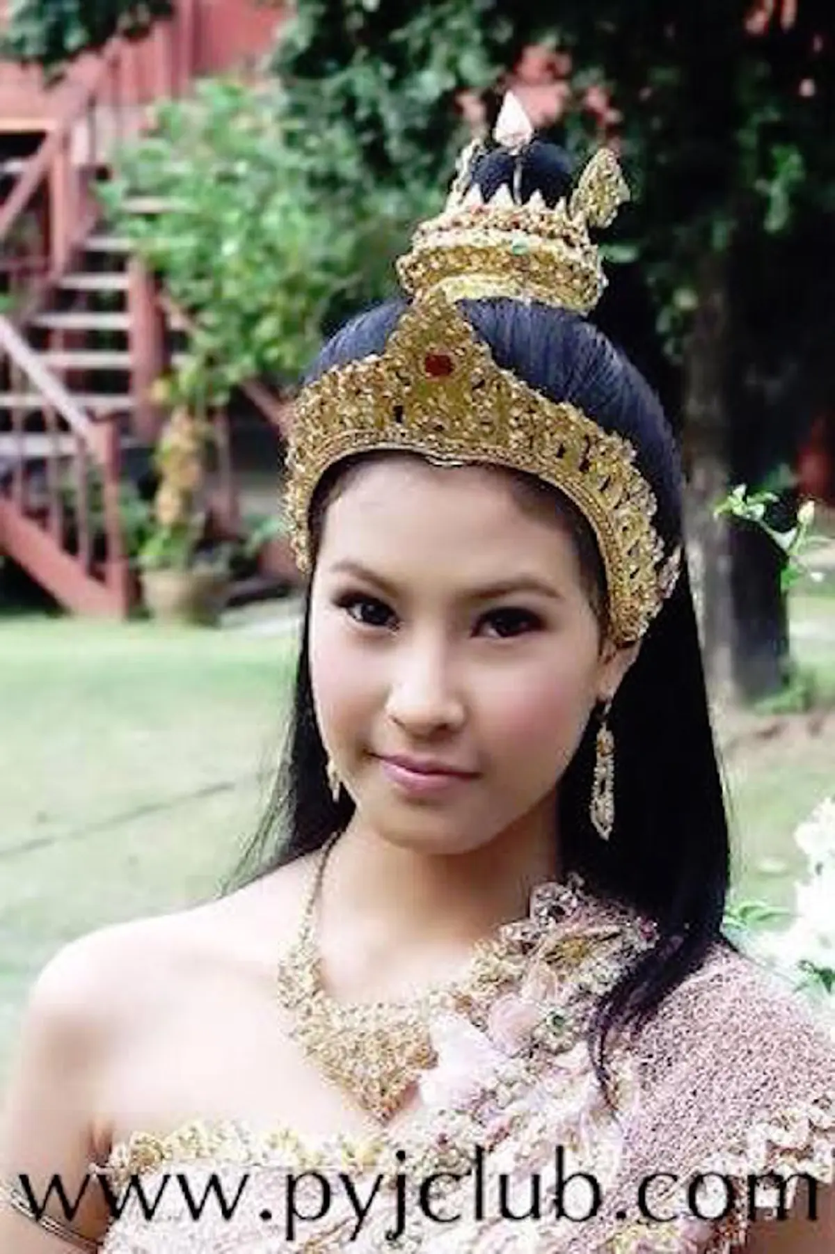 จำแทบไม่ได้ !!! ส่องภาพปัจจุบัน "มายด์ ธารธารา" นางเอกสังข์ทองที่ดังที่สุด  ผ่านไป 10 ปี นี่คือภาพล่าสุดของเธอที่ทุกคนต่างตะลึง !! (ชมภาพ)