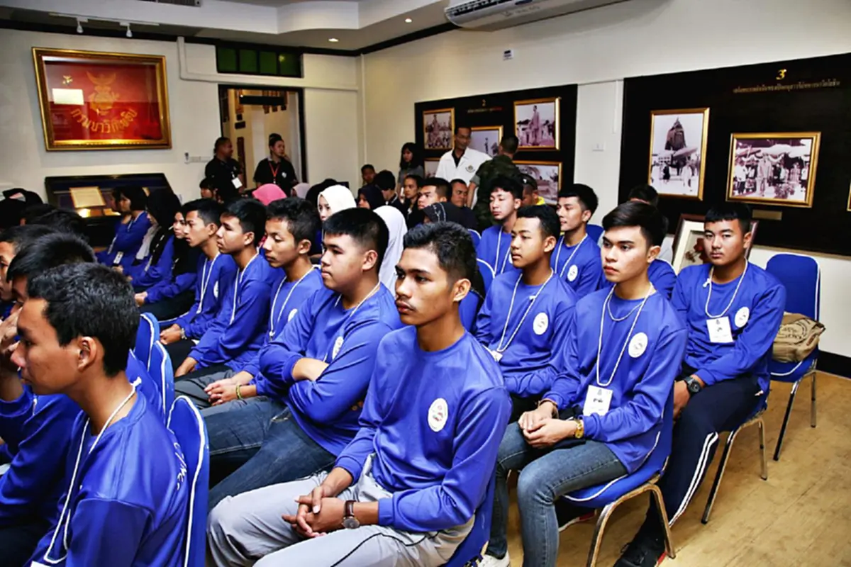 เยาวชน 3 จังหวัดชายแดนใต้ เดินทางเข้าทัศนศึกษาและเยี่ยมชมกิจการของกองทัพเรือ ตามโครงการรวมใจไทยเป็นหนึ่ง รุ่นที่ 1