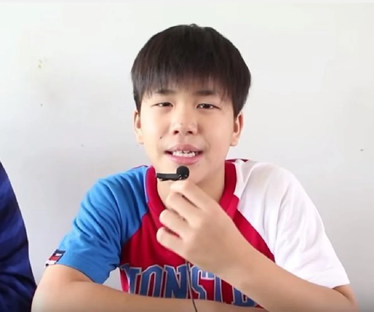 ส่อเค้าหล่อแรง !!! เด็กคนนี้นี่เอง ที่เขาว่าเป็น ลูกชาย &quot;โก๊ะตี๋ อารามบอย&quot; โตจะเป็นหนุ่มแล้ว ใครไม่เคยเห็นต้องดู น้อยคนจะได้เห็น !!?