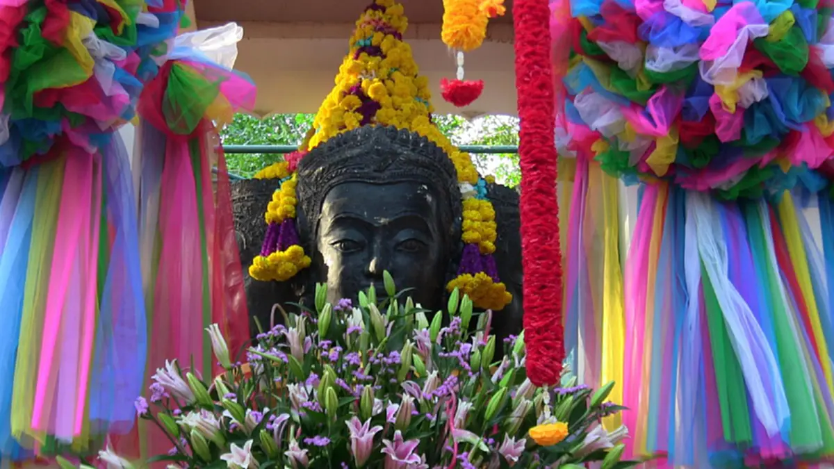 อ่างทองจัดพิธีบวงสรวง "พรหม 4 หน้า" สมัยอยุธยา ณ วัดโพธิ์หอม แห่งเดียวในประเทศไทย เพื่อเสริมความเป็นสิริมงคล