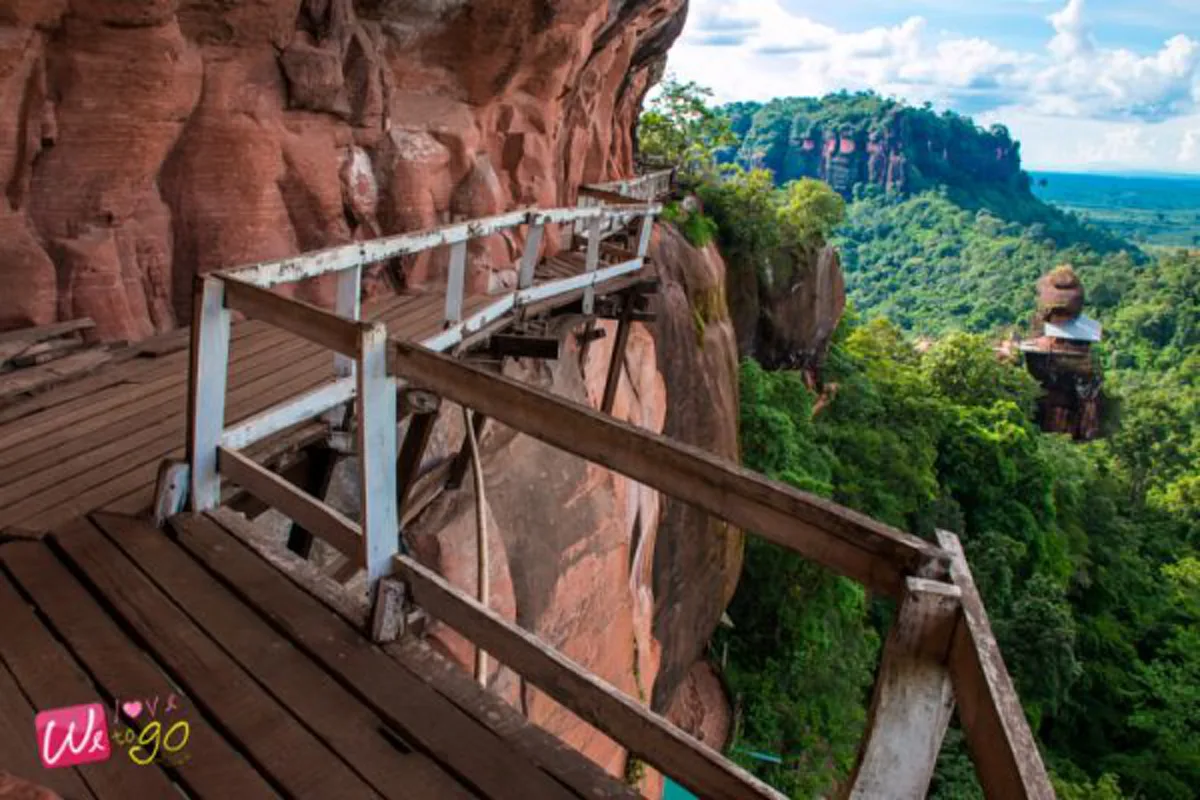 งดงามสมคำร่ำลือ!! เปิด 10 วัดดังบนเขาสูง สวยงามดั่งสวรรค์ ตระการตาสุดๆเมื่อได้เห็น บอกเลยว่าต้องไปสักครั้งในชีวิตนี้ ??