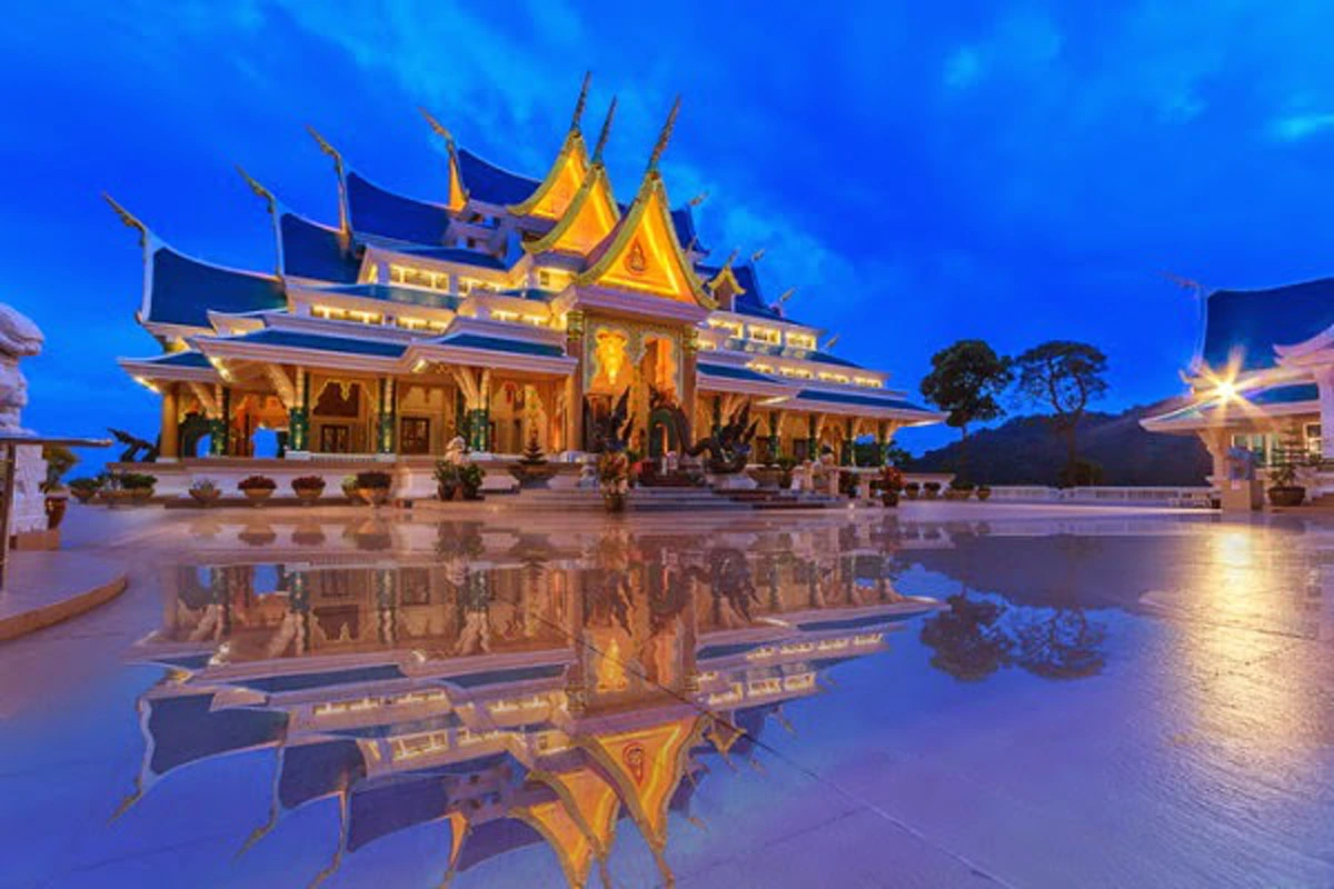 งดงามสมคำร่ำลือ!! เปิด 10 วัดดังบนเขาสูง สวยงามดั่งสวรรค์ ตระการตาสุดๆเมื่อได้เห็น บอกเลยว่าต้องไปสักครั้งในชีวิตนี้ ??