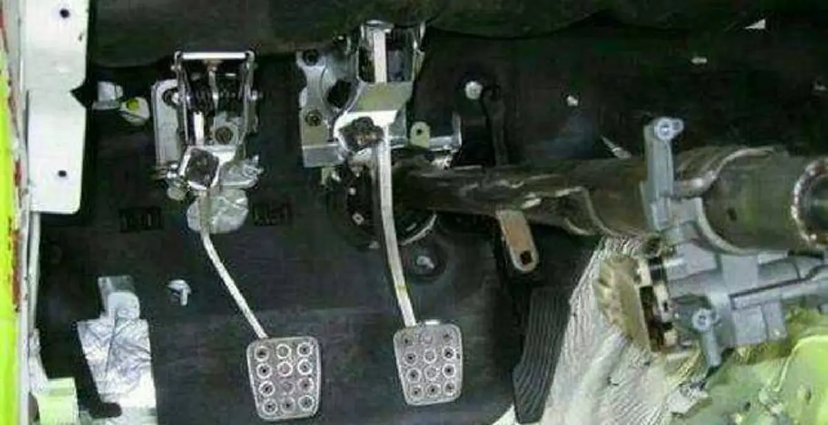 เหมือนได้รถใหม่ ?!! หนุ่มตัดสินใจ ซื้อ "ซากรถสปอร์ตเก่า" มาในราคา 1 หมื่นบาท แต่เพื่อนดูถูกหัวเราะเยาะ พอซ่อมเสร็จ ใครๆก็ต่างอิจฉาตาร้อน !