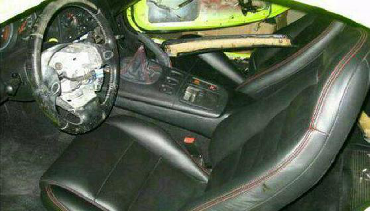 เหมือนได้รถใหม่ ?!! หนุ่มตัดสินใจ ซื้อ "ซากรถสปอร์ตเก่า" มาในราคา 1 หมื่นบาท แต่เพื่อนดูถูกหัวเราะเยาะ พอซ่อมเสร็จ ใครๆก็ต่างอิจฉาตาร้อน !