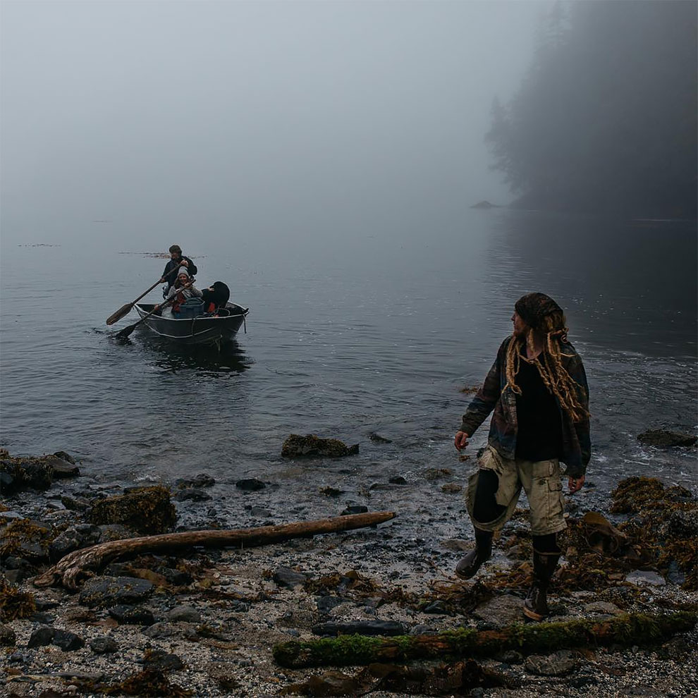 Жизнь вдали от цивилизации. Жизнь на аляске. Дом-отшельник в сербии. Дом минимализм вдали от цивилизации. Жизнь вдали от цивилизации.