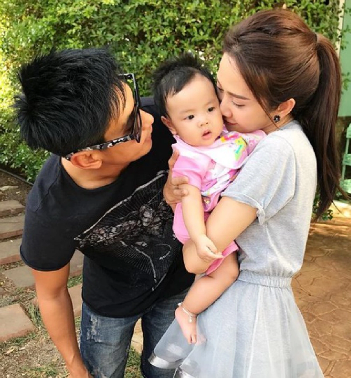 จ่อคิววิวาห์ !! นางเอกสาวของวงการ "ยุ้ย จีรนันท์" หลังคบหาดูใจแฟนหนุ่ม "ธัญญ์ ธนากร" มานาน ลั่น! แต่งแล้วก็จะมีลูกเลย !! (รายละเอียด)