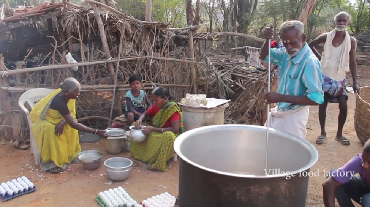 คนดู10ล้านน้ำลายแตก!! "ลุงอินเดีย" โชว์ทำเมนูเด็ด! "ตอกไข่1,000ฟอง"เหลืองอร่าม ยิ่งเห็นภาพตอนทำเสร็จ คือพีคมาก!! เอาไปเลยล้านไลค์!!