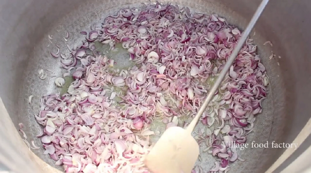 คนดู10ล้านน้ำลายแตก!! "ลุงอินเดีย" โชว์ทำเมนูเด็ด! "ตอกไข่1,000ฟอง"เหลืองอร่าม ยิ่งเห็นภาพตอนทำเสร็จ คือพีคมาก!! เอาไปเลยล้านไลค์!!