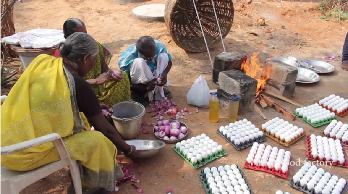 คนดู10ล้านน้ำลายแตก!! "ลุงอินเดีย" โชว์ทำเมนูเด็ด! "ตอกไข่1,000ฟอง"เหลืองอร่าม ยิ่งเห็นภาพตอนทำเสร็จ คือพีคมาก!! เอาไปเลยล้านไลค์!!