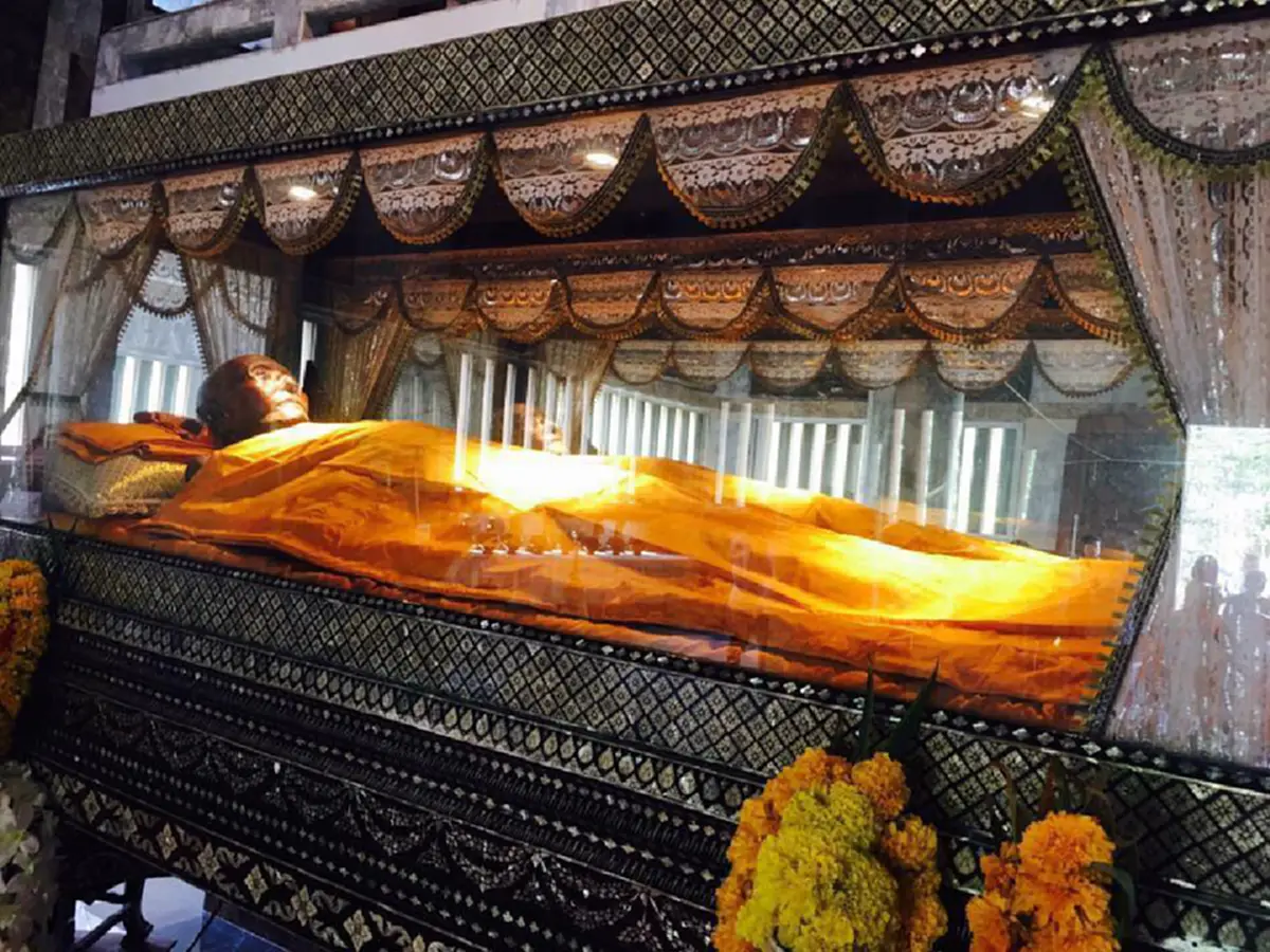 บารมีพระอรหันต์!! ครบรอบวันชาตกาลและวันมรณกาล "หลวงปู่หงษ์ พรหมปัญโญ" สุสานทุ่งมน จัดพิธีอุทิศถวายบุญกุศล #เกจิสังขารไม่เน่า !!