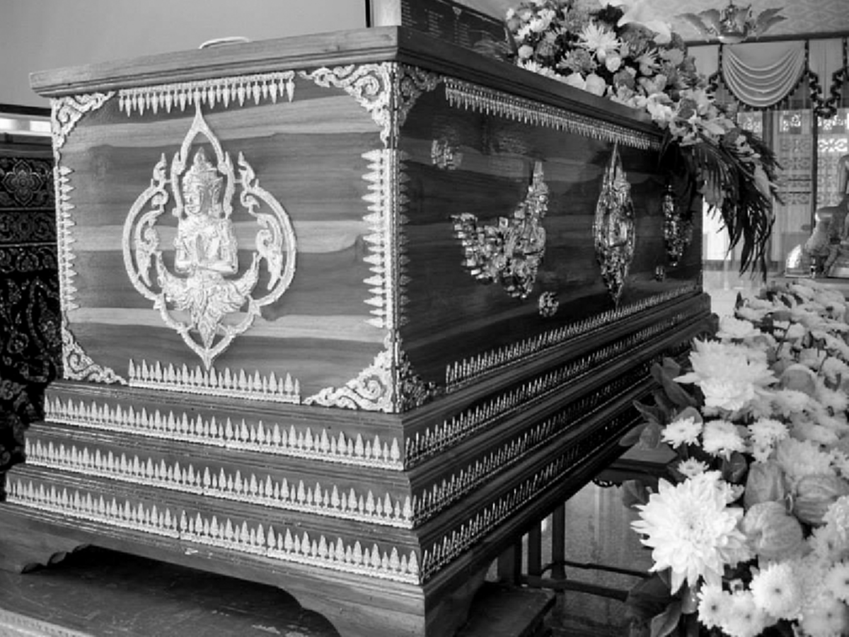 ปริศนาธรรมจากความตาย!! ไปงานศพอย่างไรให้ได้บุญ "มัดตราสังข์สามเปลาะ เคาะโลงรับศีล"...แท้จริงเพื่อ "คนเป็น" ไม่ใช่ "คนตาย" !!