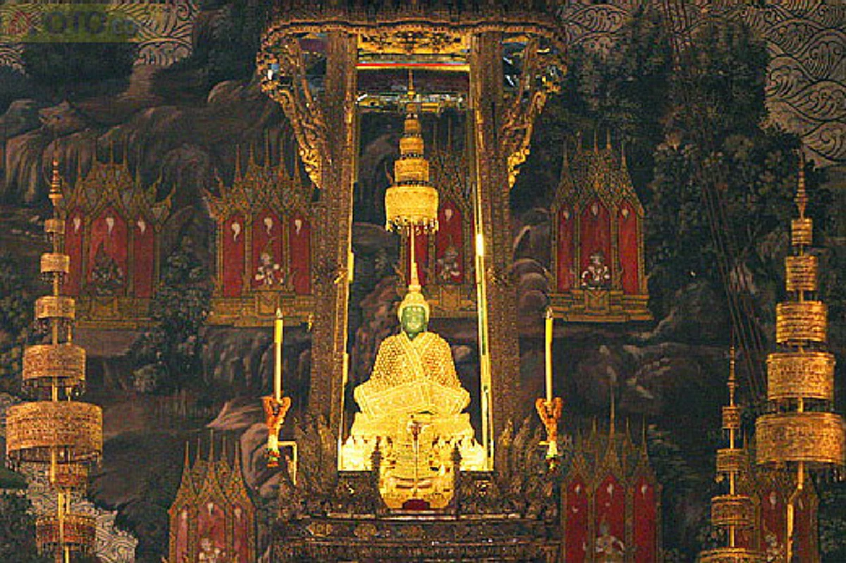 "อะไรกัน นั่นรูปพระพุทธเจ้าแท้ๆ ยังเอาผ้าเช็ดพื้นมาถูได้" คำกล่าวหลวงปู่มั่น หลังจากหลวงตาเอาผ้าเช็ดพื้นมาถูรูปพระแก้วมรกต (คลิป)