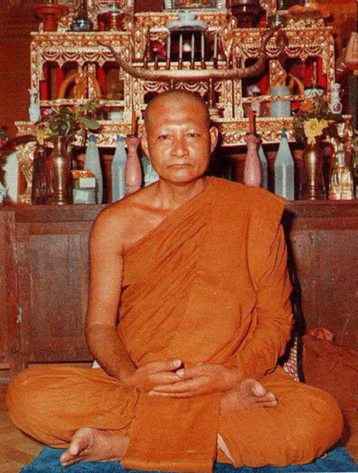 รอดพ้น..ฝ่าดงกระสุน!! "พระอาจารย์วัน อุตฺโม" พระป่าอภิญญาสูง พาลูกศิษย์เดินฝ่าดงกระสุน เจอทหารรัวลูกปืนใส่ ไม่มีแม้แต่รอยขีดข่วน !!