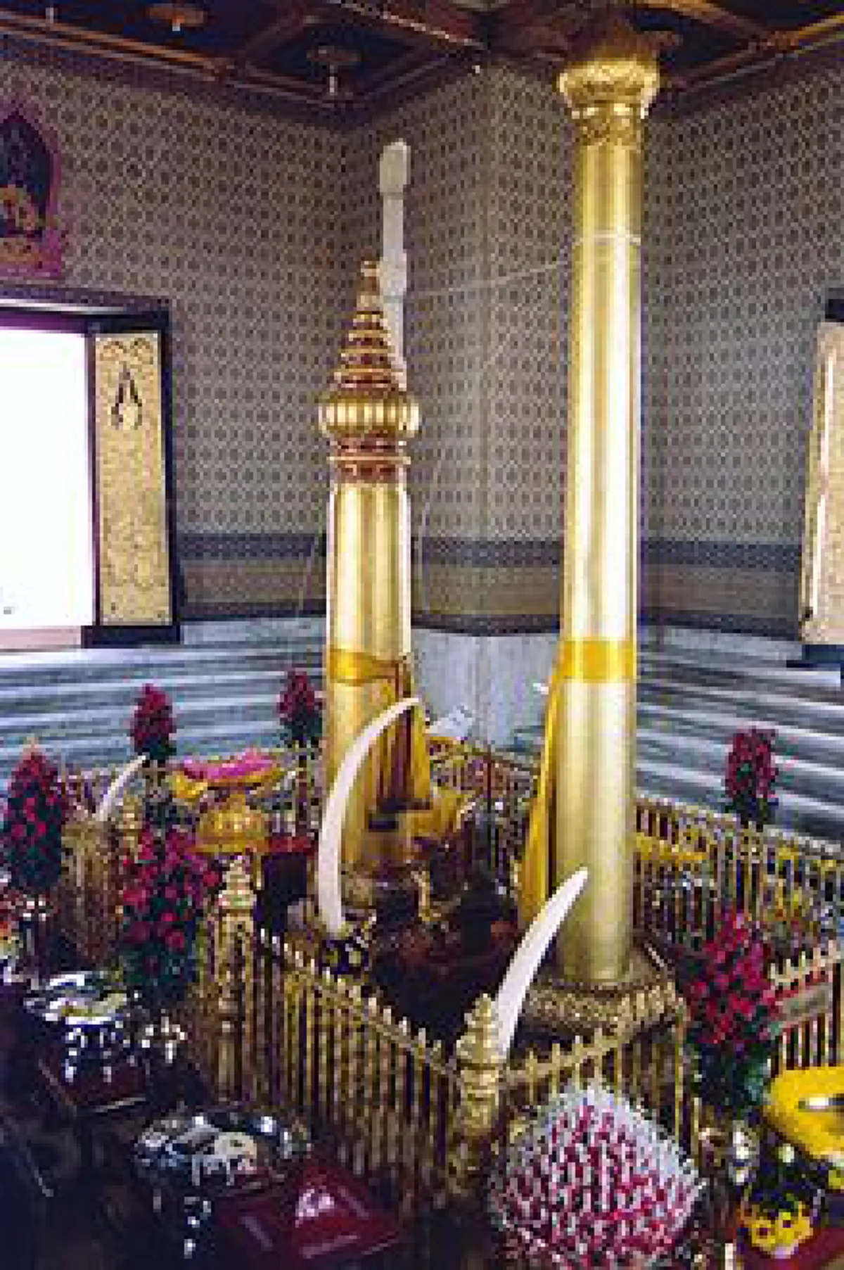 อิน จัน มั่น คง เรื่องจริงหรือไม่ !!เปิดตำนาน เสาหลักเมือง พิธีกรรมโบราณที่นำเอาคนมาฝังทั้งเป็น กับความเชื่อที่ต้องสังเวยด้วยชีวิต!! (คลิป)