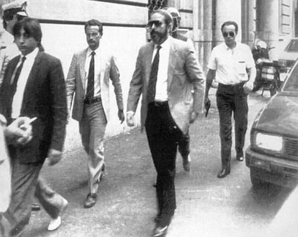 เปิดประวัติ 5 แก๊งมาเฟีย !!! ที่รู้ว่ามีอยู่จริง...แต่ทำอะไรไม่ได้ !!! กลุ่มทรงอิทธิพล...ที่เขย่ารัฐบาลโลกได้อย่างเลือดเย็น !!!