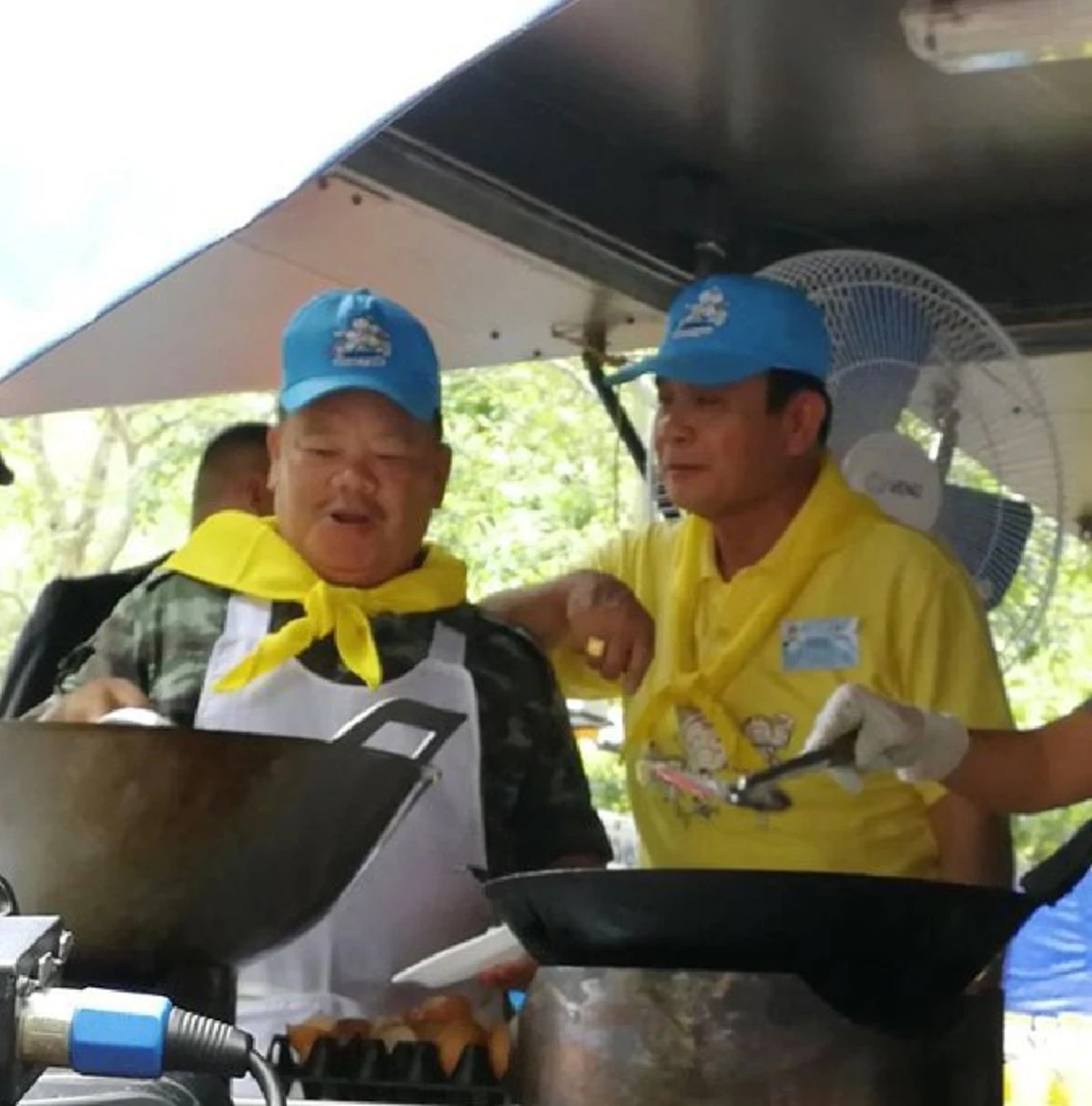 พวกเอ็งได้โอ้โหแน่! "ทีมหมูป่า" ร้องโอ้โห้หลังเจอ "นักดำน้ำ" ชาวอังกฤษ แต่ไม่รู้ว่าข้างนอกยังมีอีกหลายหน่วยงานรออยู่ !