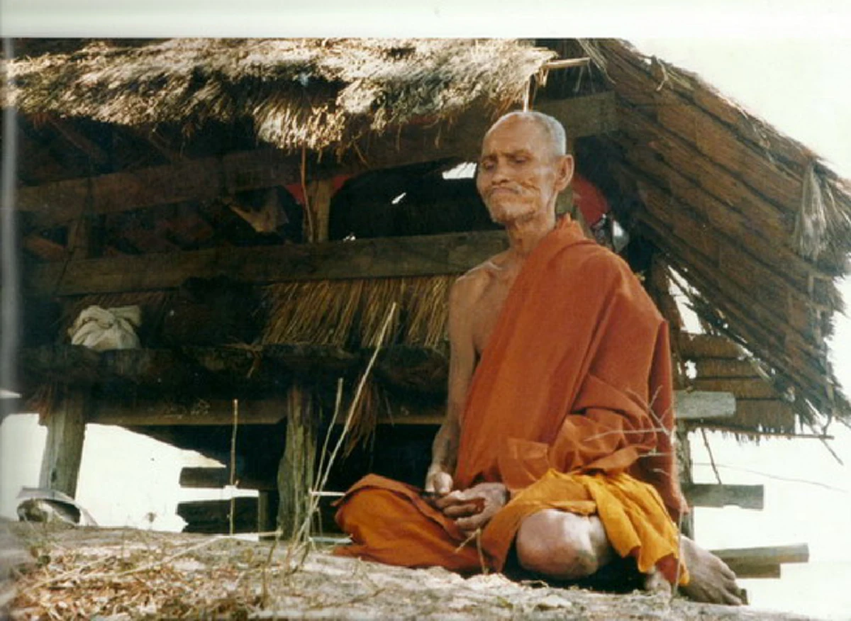 อิทธิฤทธิ์เหนือโลก!! เสกมันสำปะหลังให้กลายเป็น..ปลา ศิษย์กินกันอย่างเอร็ดอร่อย "หลวงปู่สรวง เทวดาเดินดิน"พระอริยเจ้าผู้อยู่เหนือกาลเวลา..