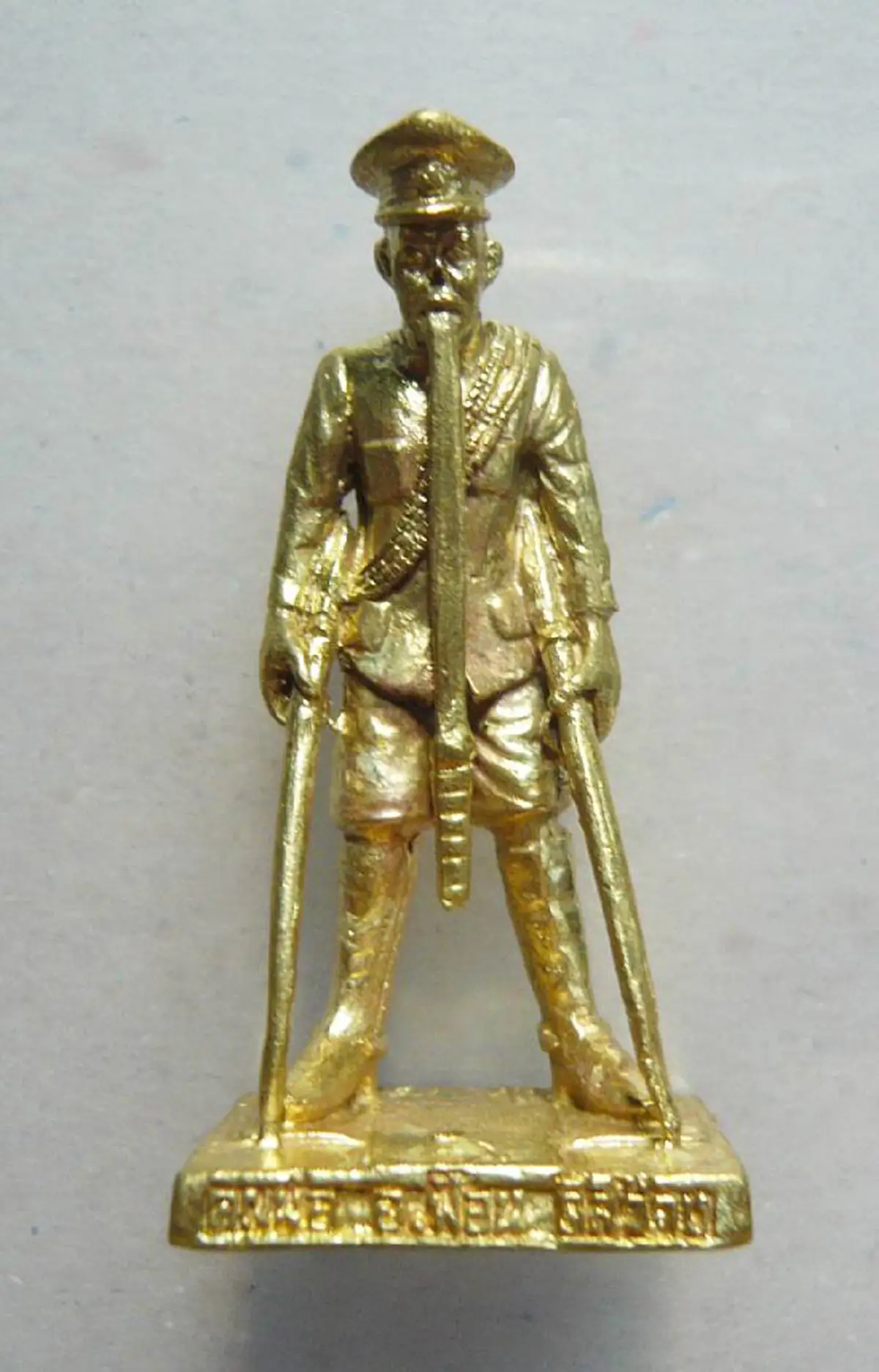 มาๆ เร็วๆ มาเอากลับไป!! "อ.ฟ้อน ดีสว่าง"เพียงแค่เคาะพื้นเบาๆ งูเห่าตัวเขื่องเลื้อยมาหาทันที ใช้ปากดูดพิษรักษาคนไข้ จนตะลึงงันกันทุกคน!!