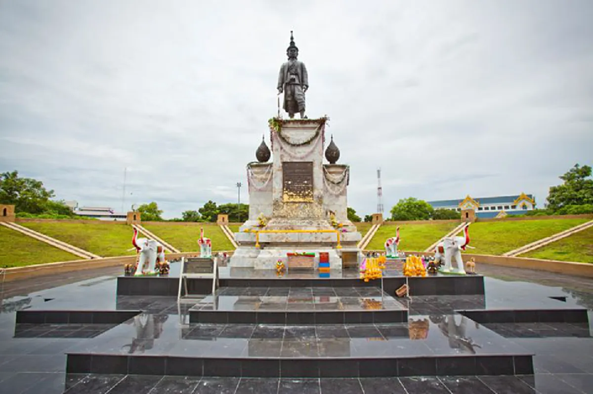 เปิดคาถาบูชา "สมเด็จพระนารายณ์มหาราช" ปกป้องคุ้มครอง ให้มีเมตาตามหานิยม สิริมงคลแก่ชีวิด !!