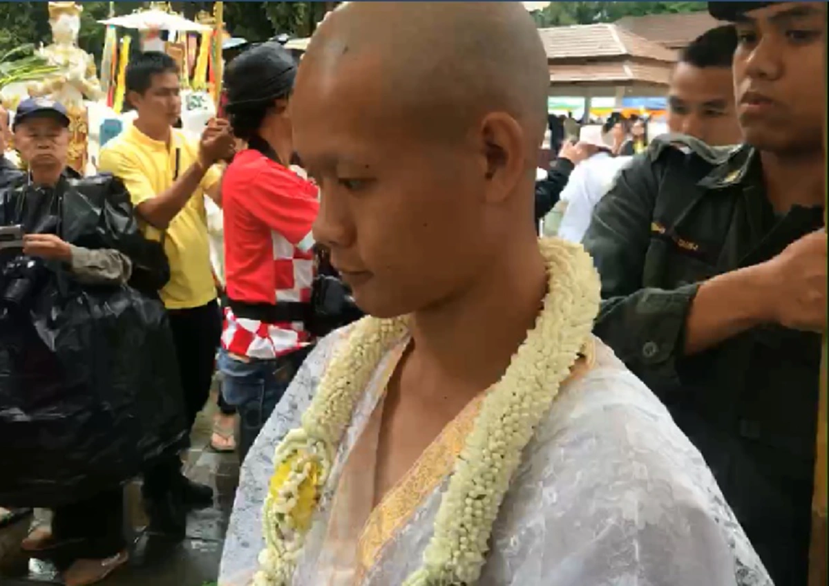 อนุโมทนาสาธุ บรรยากาศขบวนแห่นาคทีมหมูป่า ตามประเพณีล้านนา เข้าสู่ร่มกาสาวพัสตร์