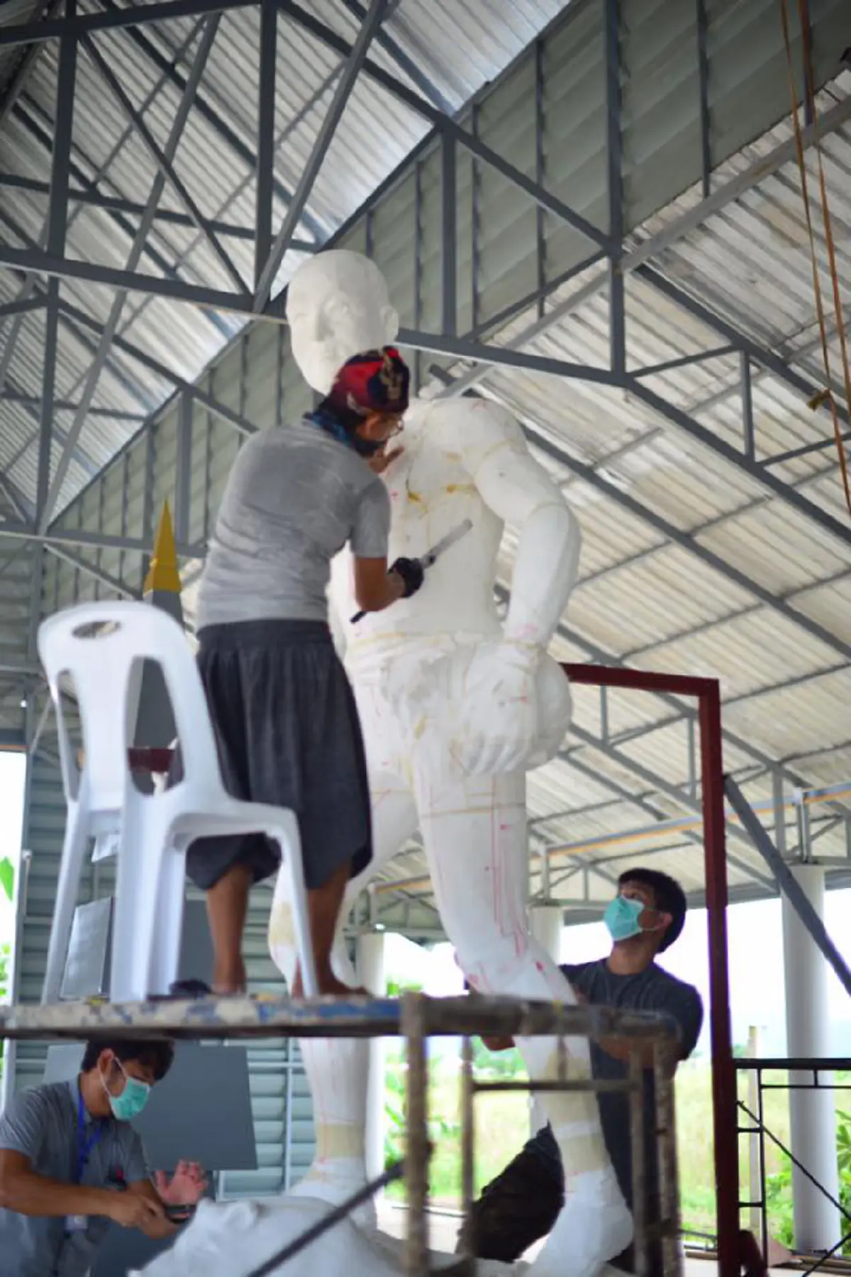 รำลึกผู้เสียสละ!! "อ.เฉลิมชัย"นำทีม เริ่มปั้นอนุสาวรีย์ "จ่าเเซม"วันเเรก..คาด2เดือนเเล้วเสร็จ!! ฐานเเกะสลักหินอ่อน!! (คลิป)